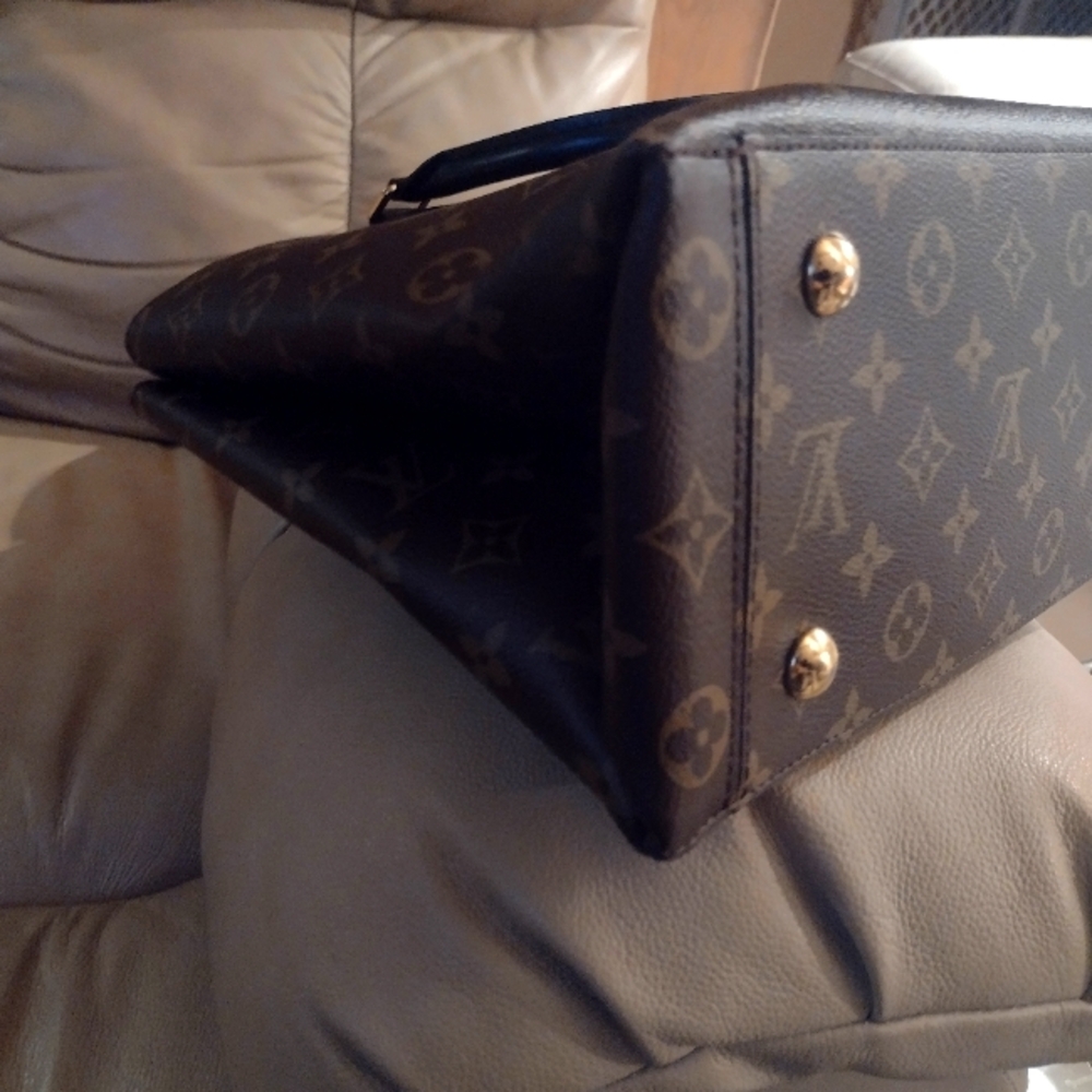 Authentic RARE & Retired Louis Vuitton Noir Flower Shoulder Bag🖤🤎 - Picture 13 of 16